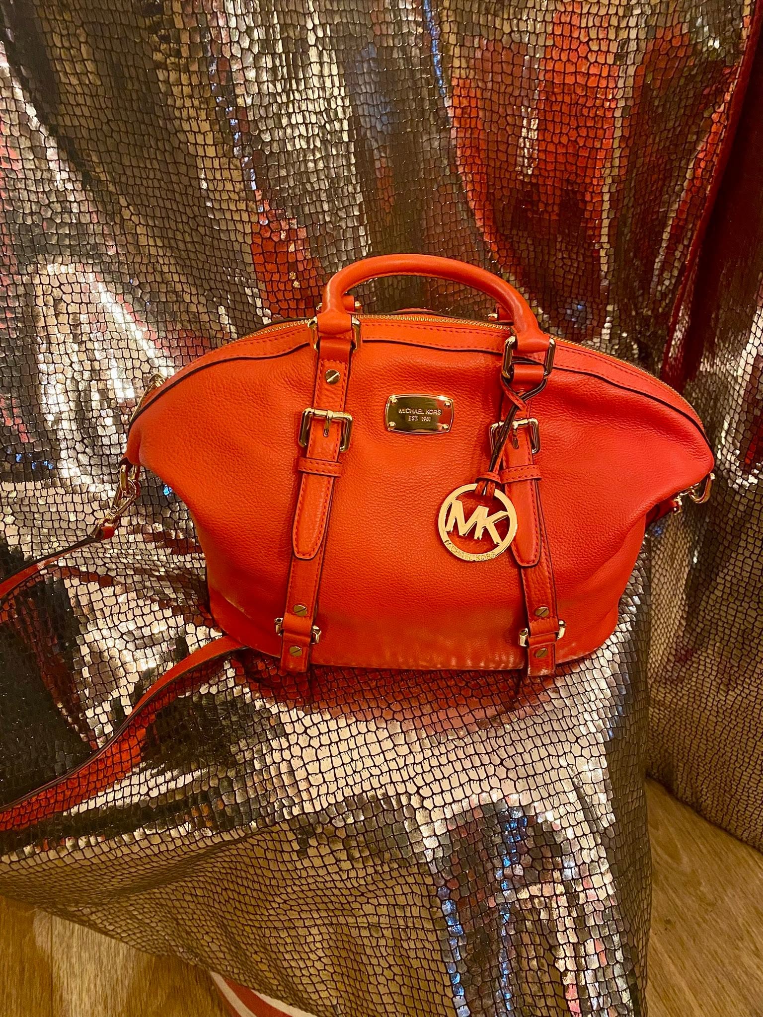 Orangefarbene Michael-Kors-Handtasche